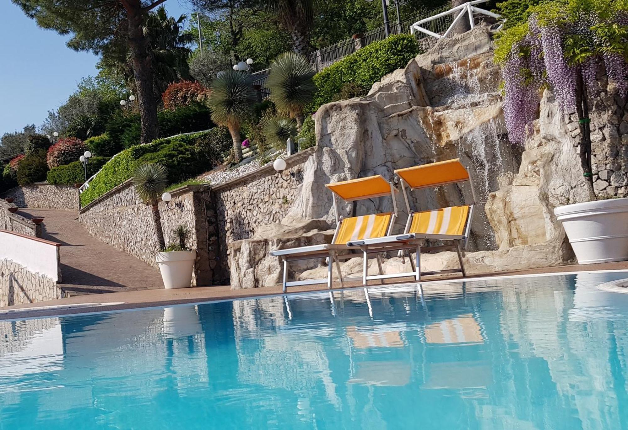 Villa Al Rifugio Cava De' Tirreni Bagian luar foto