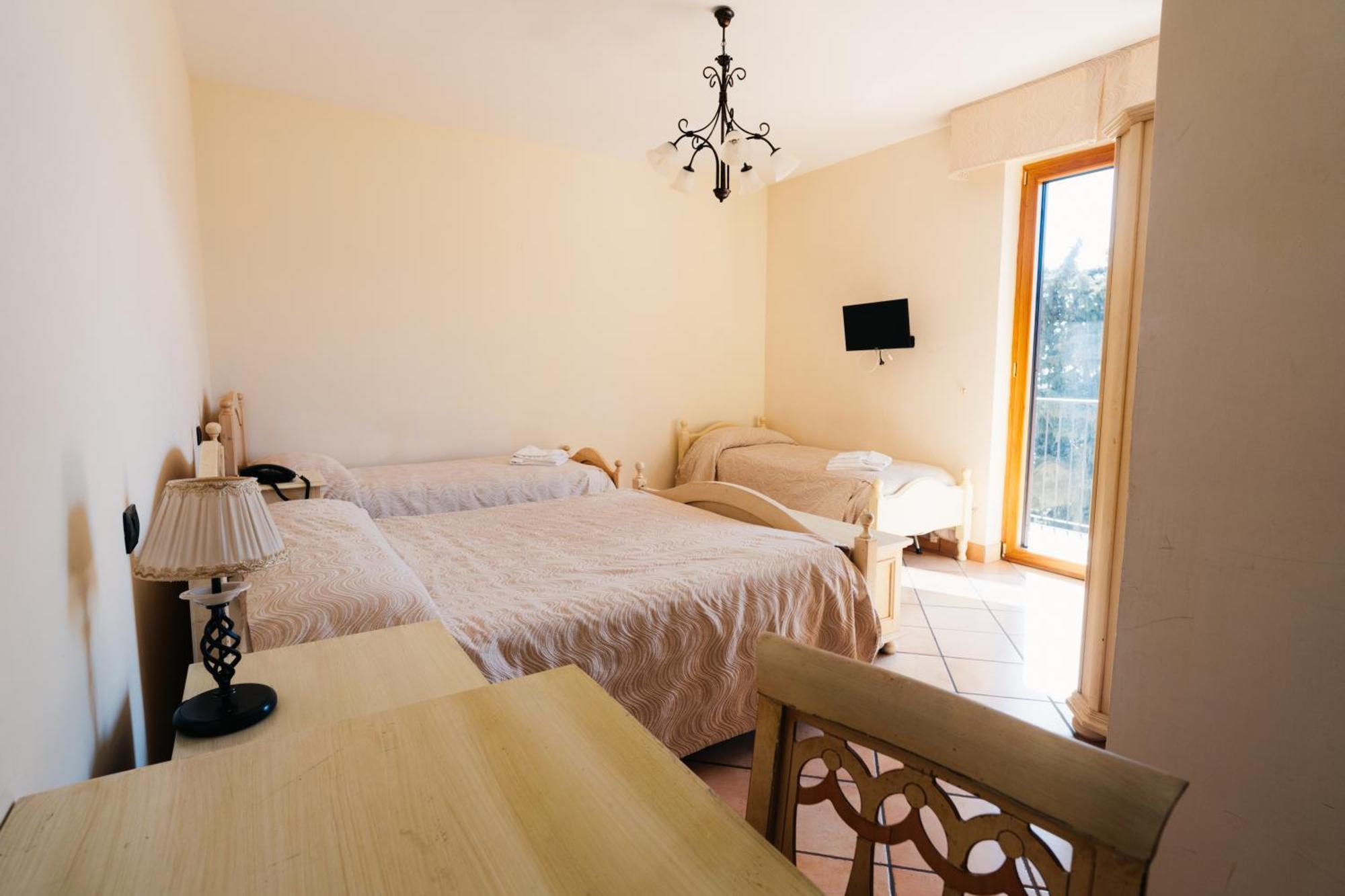Villa Al Rifugio Cava De' Tirreni Bagian luar foto