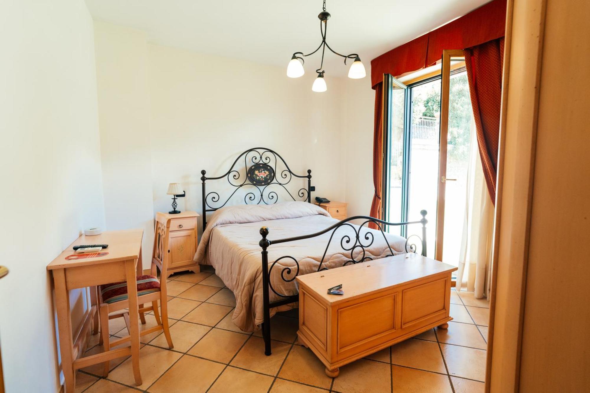 Villa Al Rifugio Cava De' Tirreni Bagian luar foto
