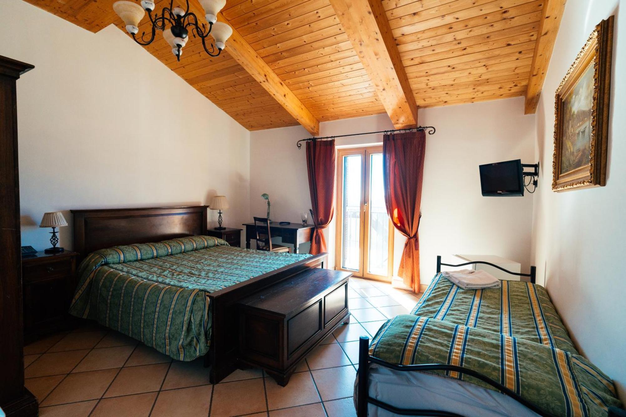 Villa Al Rifugio Cava De' Tirreni Bagian luar foto