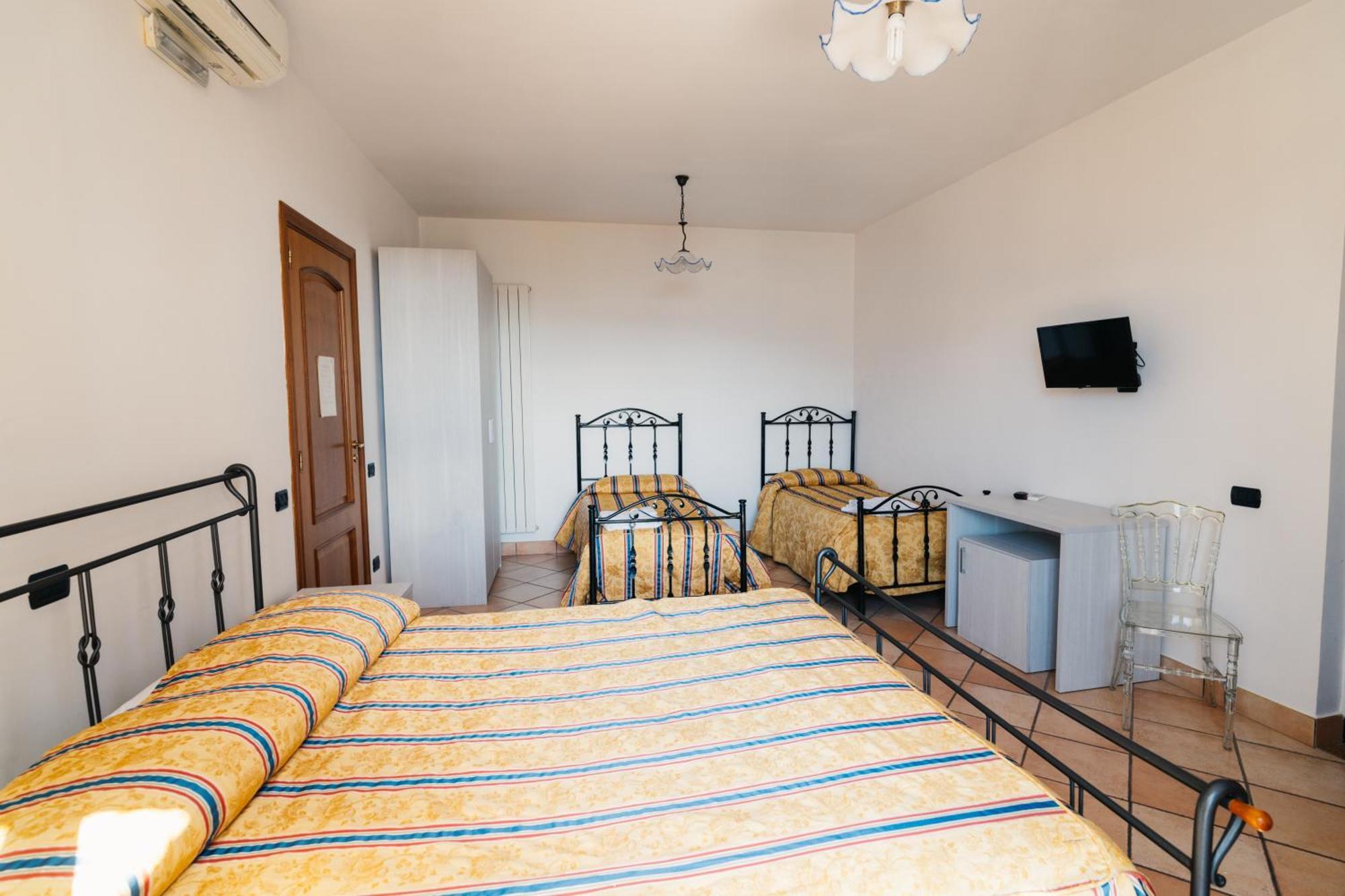 Villa Al Rifugio Cava De' Tirreni Bagian luar foto
