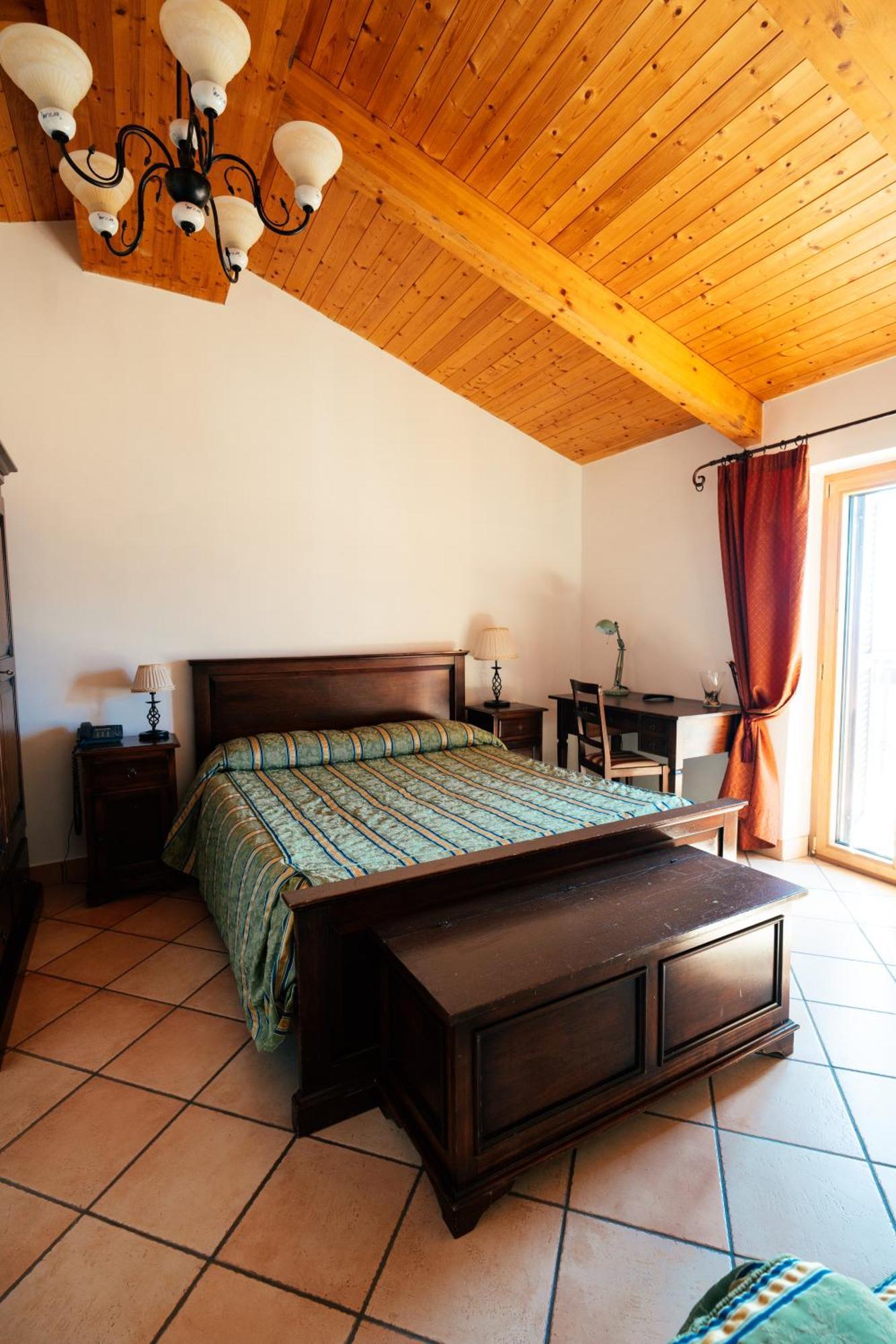 Villa Al Rifugio Cava De' Tirreni Bagian luar foto