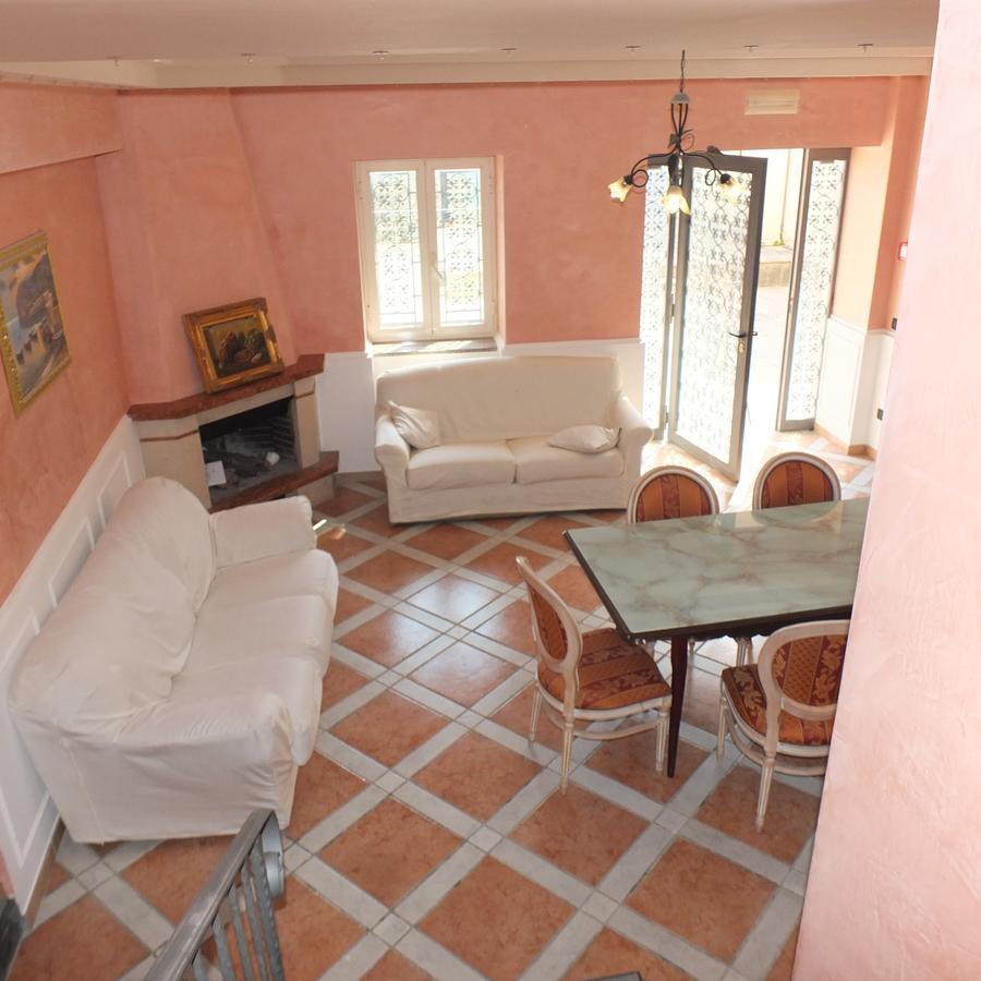 Villa Al Rifugio Cava De' Tirreni Bagian luar foto
