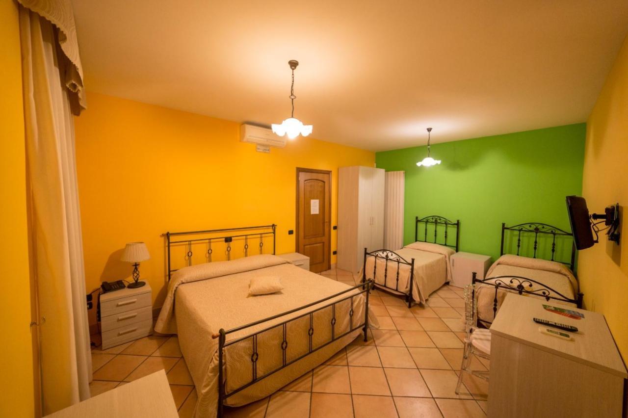 Villa Al Rifugio Cava De' Tirreni Bagian luar foto